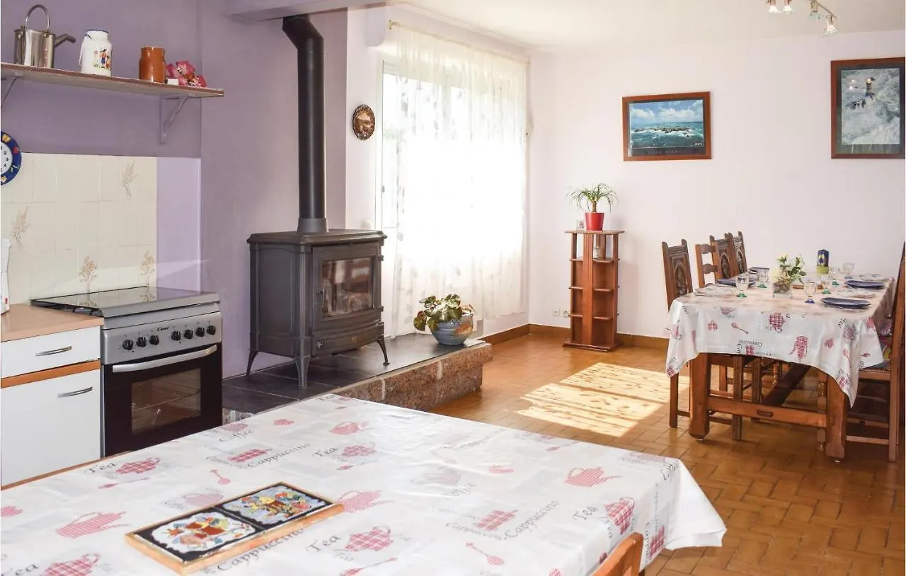 4 Bedroom Pet Friendly Home In Ploumilliau Kermeur Holiday home
