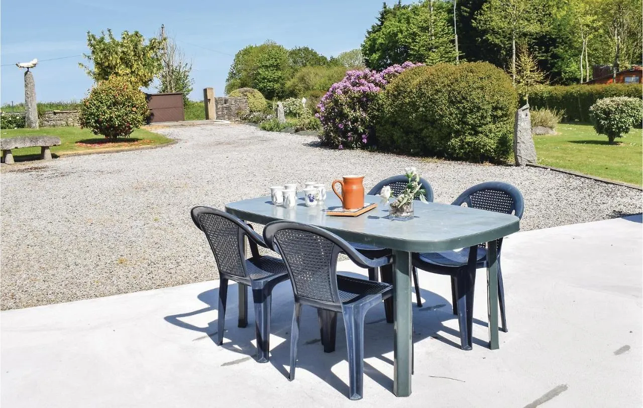 4 Bedroom Pet Friendly Home In Ploumilliau Kermeur