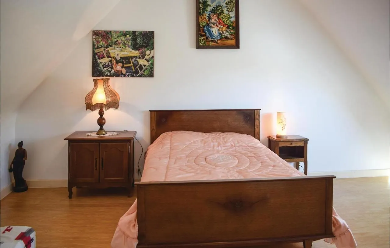 Holiday home 4 Bedroom Pet Friendly Home In Ploumilliau Kermeur France