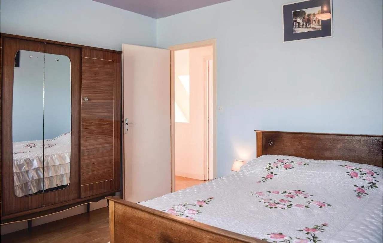 4 Bedroom Pet Friendly Home In Ploumilliau Kermeur Holiday home