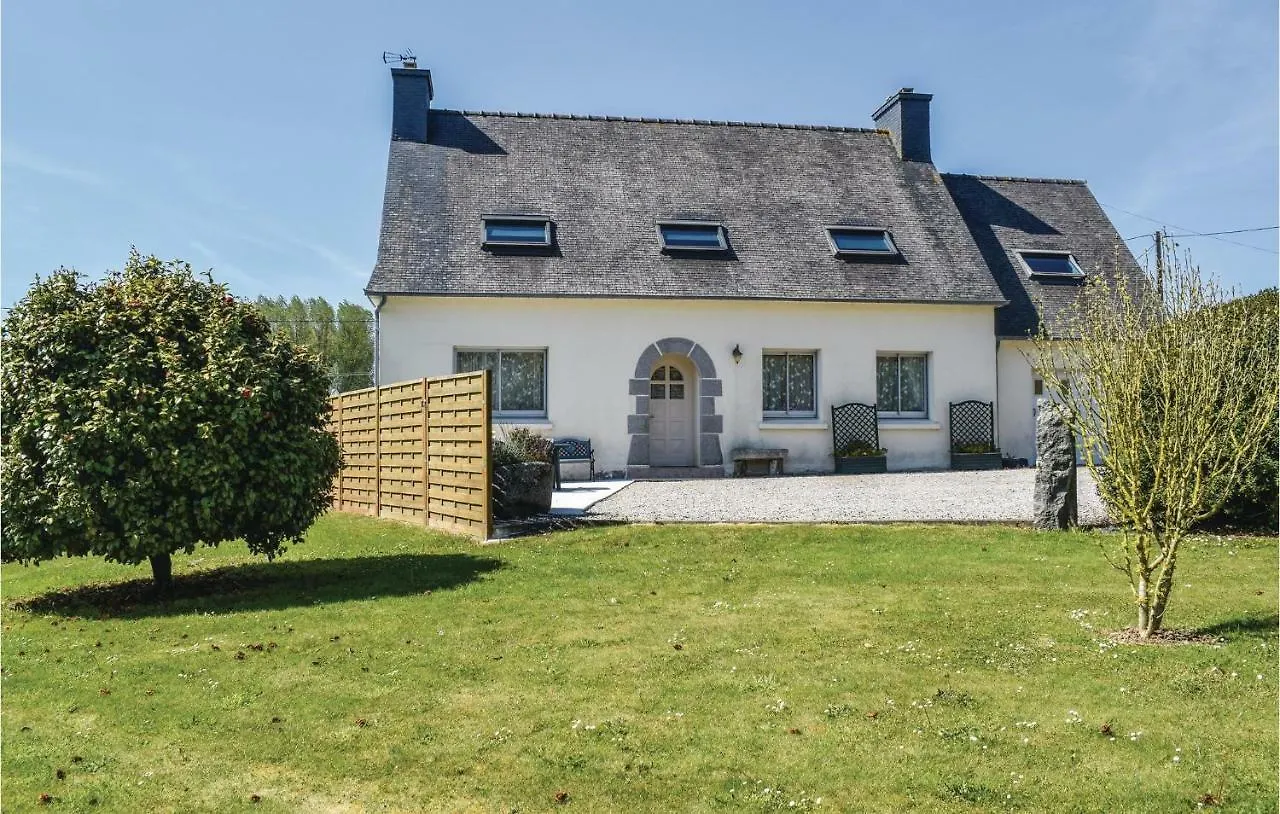 4 Bedroom Pet Friendly Home In Ploumilliau Kermeur France